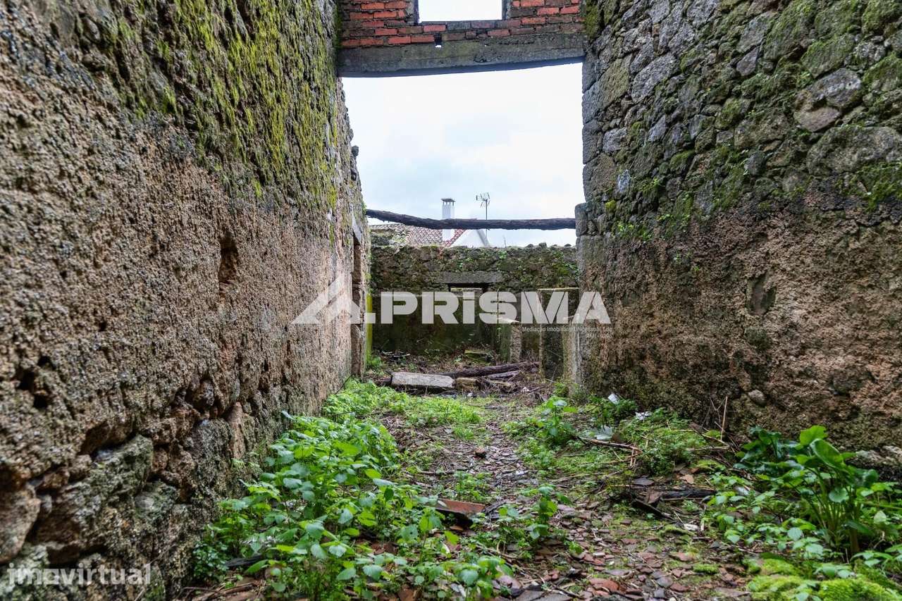 Moradia em Pedra para venda em Lousa, Castelo Branco - Grande imagem: 2/22
