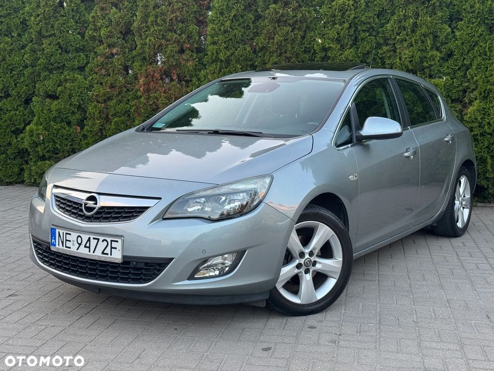 Opel Astra 1.6 Design Edition - 1