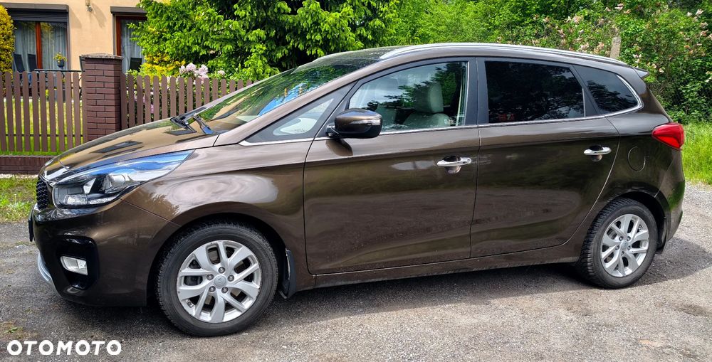 Kia Carens 1.6 GDI L - 1