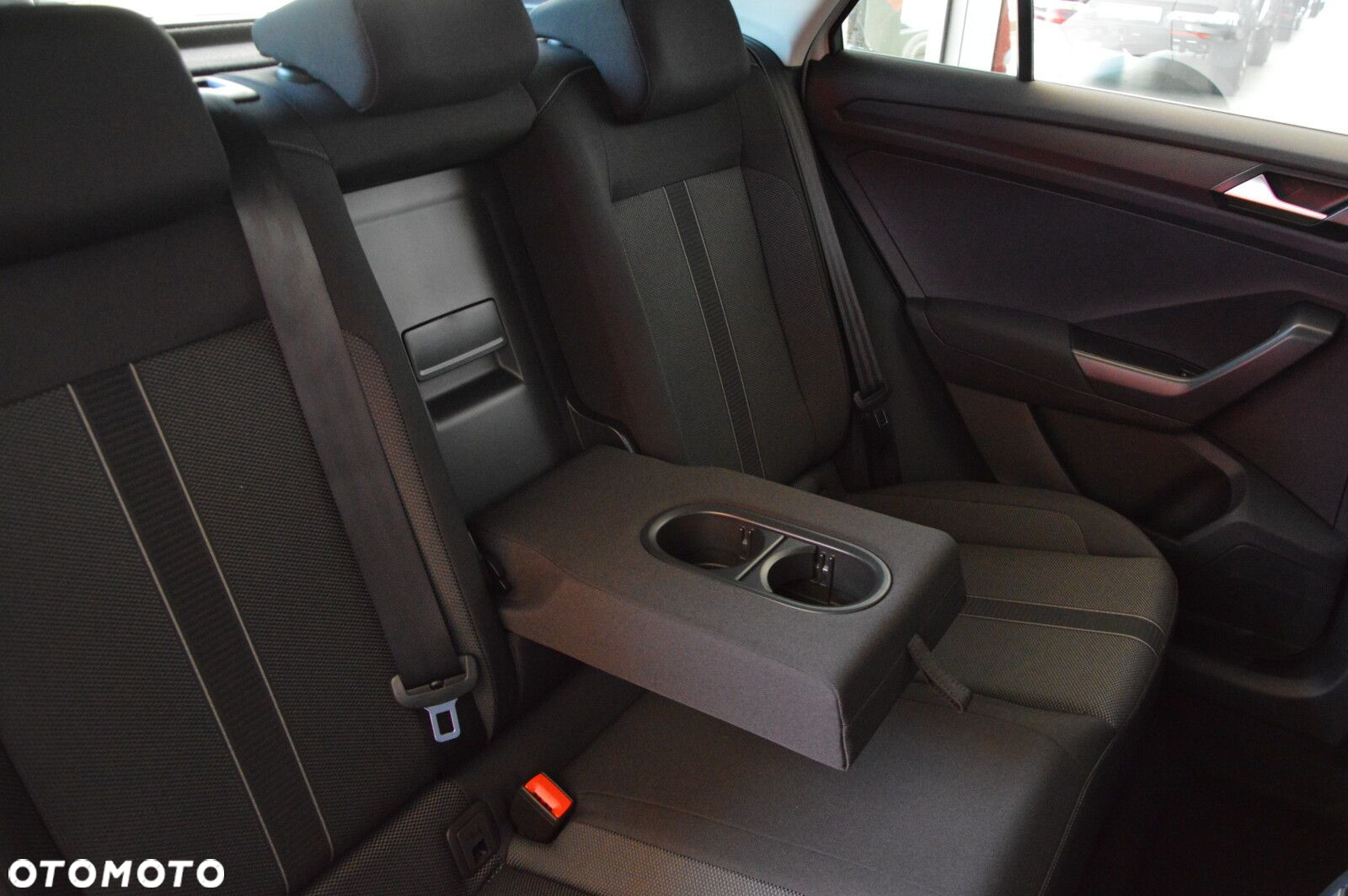Volkswagen T-Roc - 23