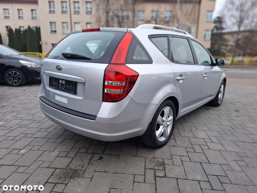 Kia Ceed 1.4 CVVT Dream-Team Edition - 36