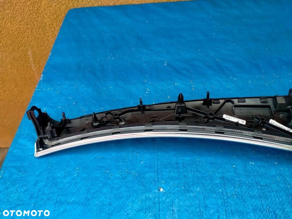 Mercedes W213 AMG Dekor Dekory BURMESTER Listwa Konsoli Drzwi Listwy Ozdobne AMBIENT - 31