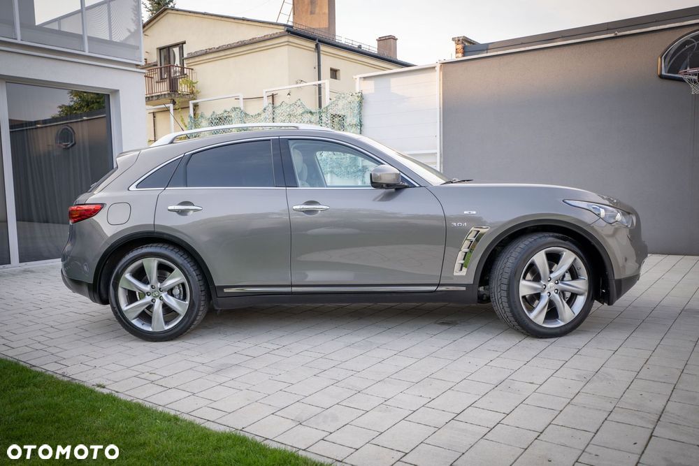 Infiniti QX70 - 3