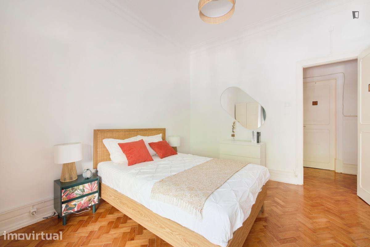 Quarto - localizado em Marquês de Pombal Lisbon - Grande imagem: 5/36