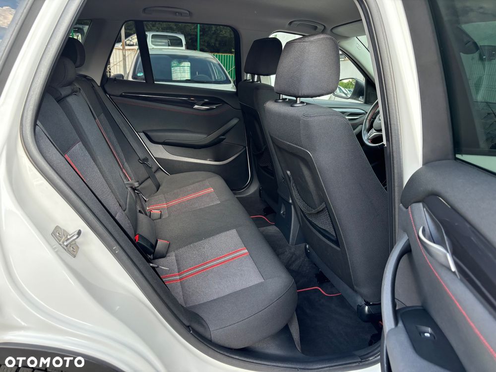 BMW X1 sDrive18d Sport Line - 26