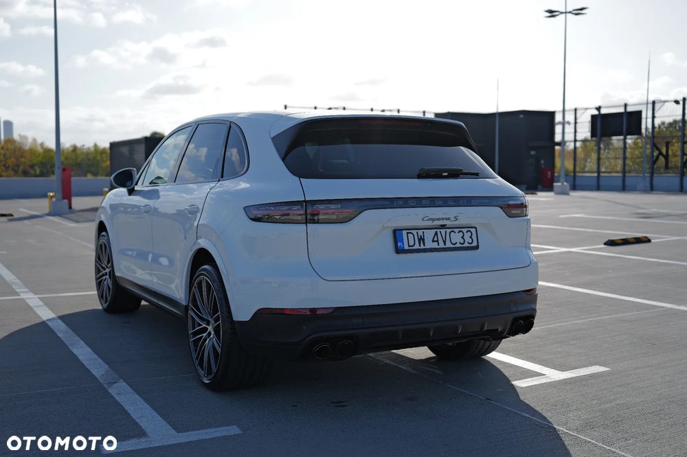 Porsche Cayenne S Platinum Edition - 4