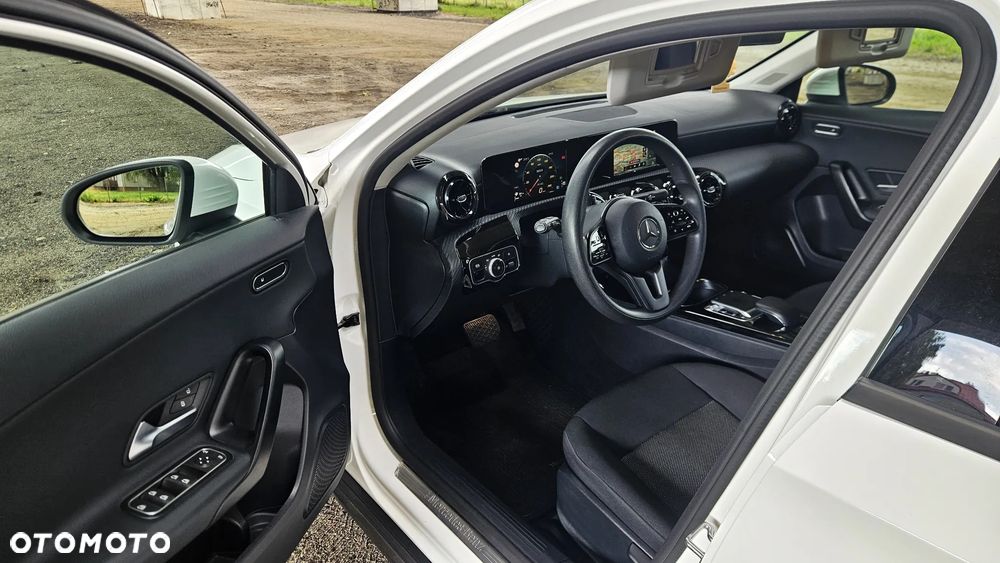 Mercedes-Benz Klasa A 180 d 7G-DCT Progressive - 24