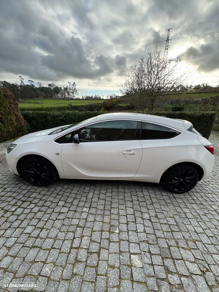 Opel Astra GTC - 8
