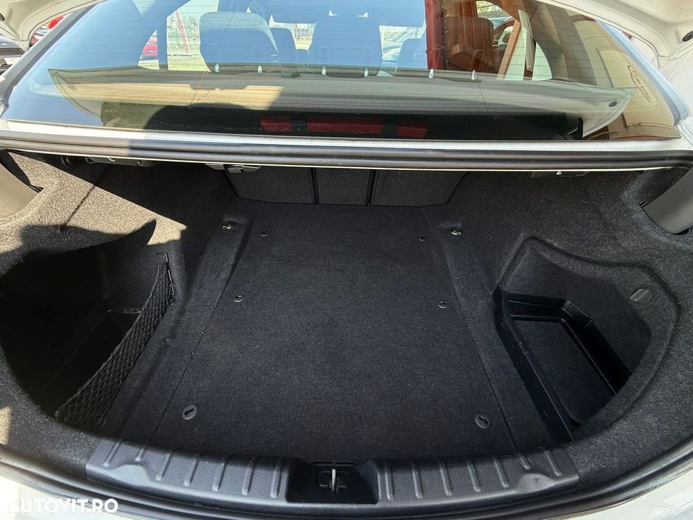 BMW Seria 3 318d Modern Line - 28