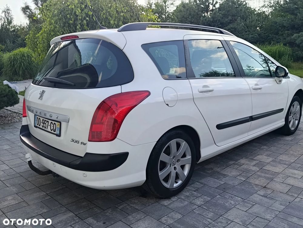 Peugeot 308 - 8