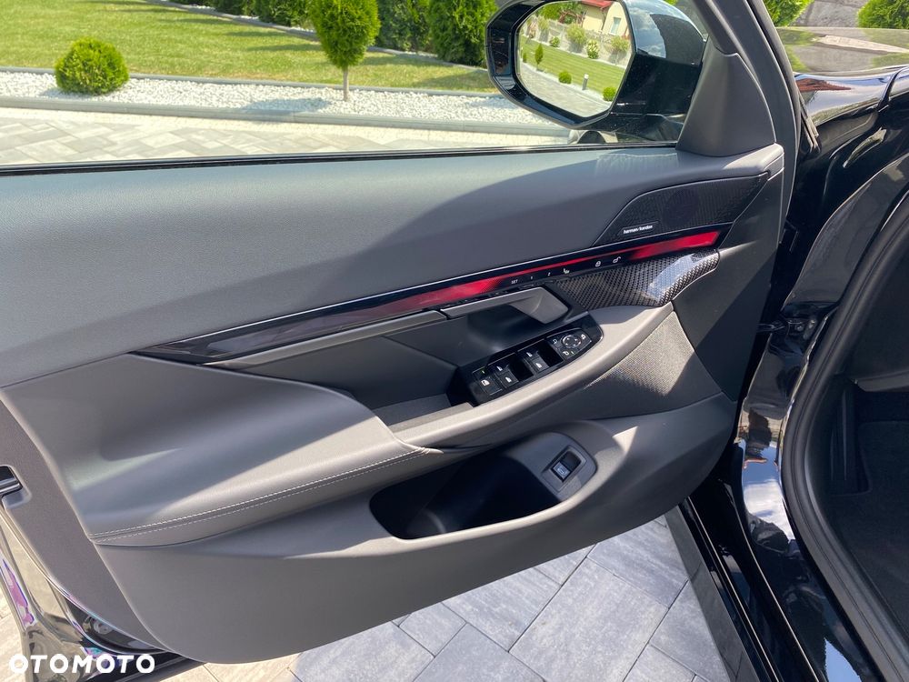 BMW Seria 5 520d xDrive - 31