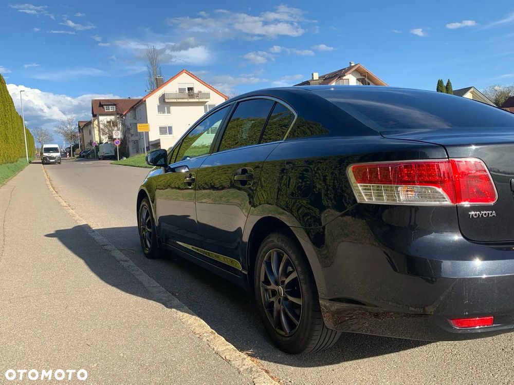 Toyota Avensis 1.8 Active - 15