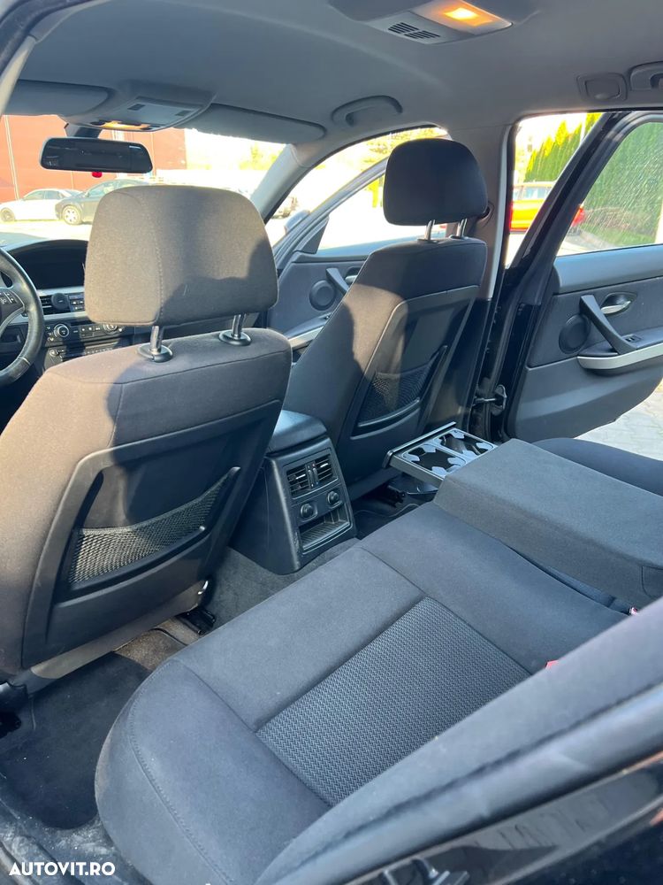 BMW Seria 3 318i Touring - 23
