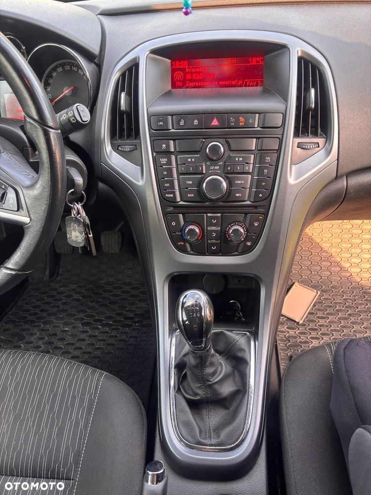 Opel Astra IV 1.4 T Sport - 13