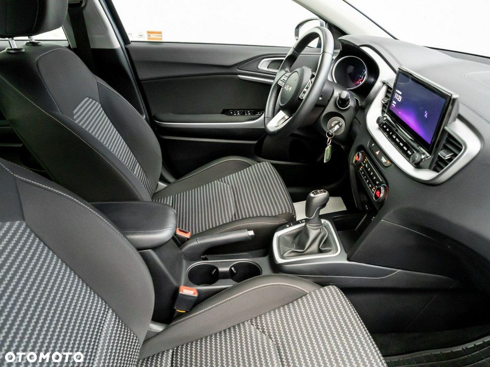 Kia Ceed 1.5 T-GDI M - 14