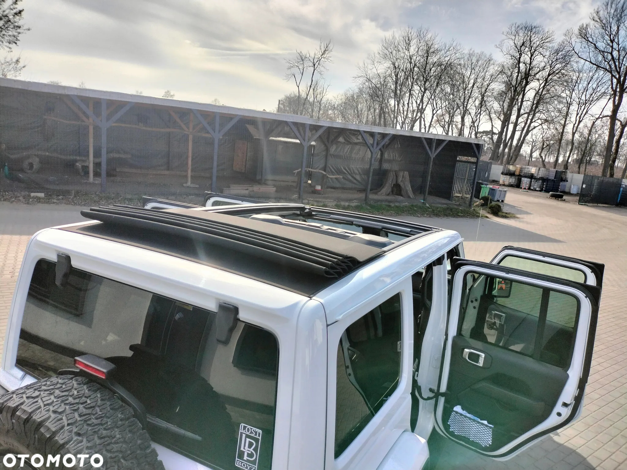 Jeep Wrangler - 12