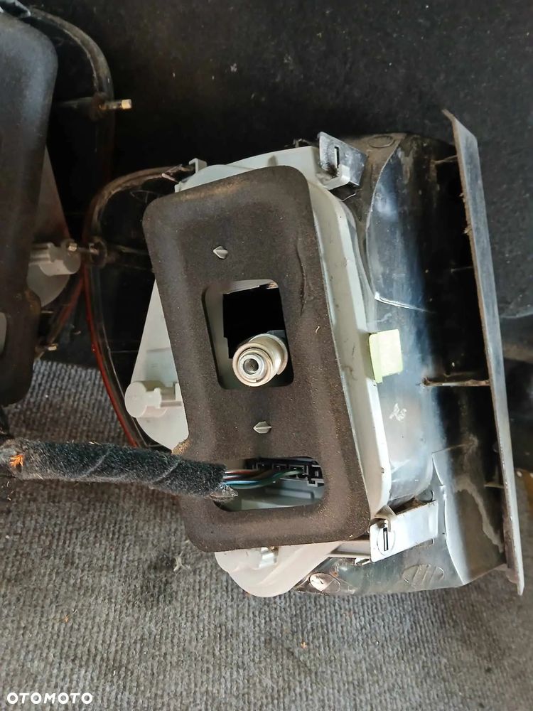 Volkswagen Fox Lampa tylna lewa, prawa - 7