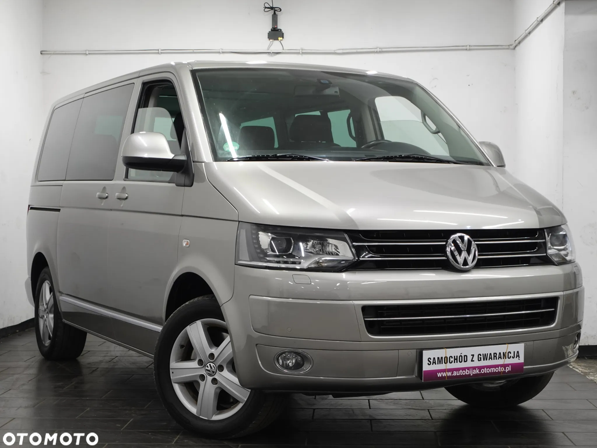 Volkswagen Multivan - 11