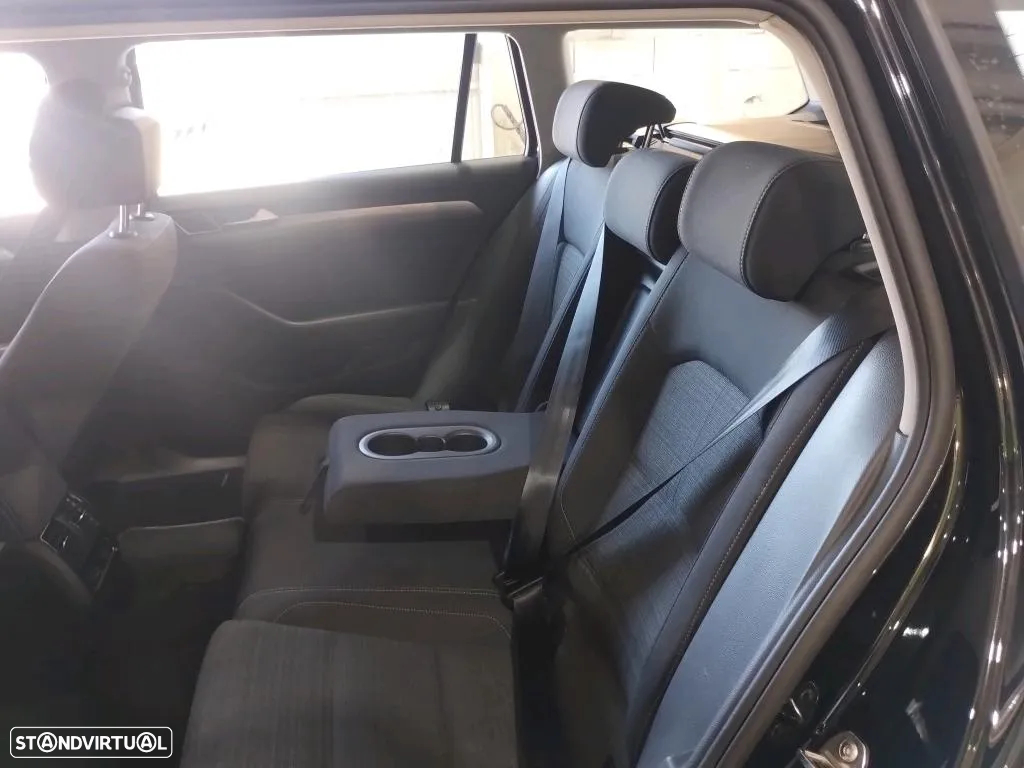 VW Passat Variant 2.0 TDi Business DSG - 11