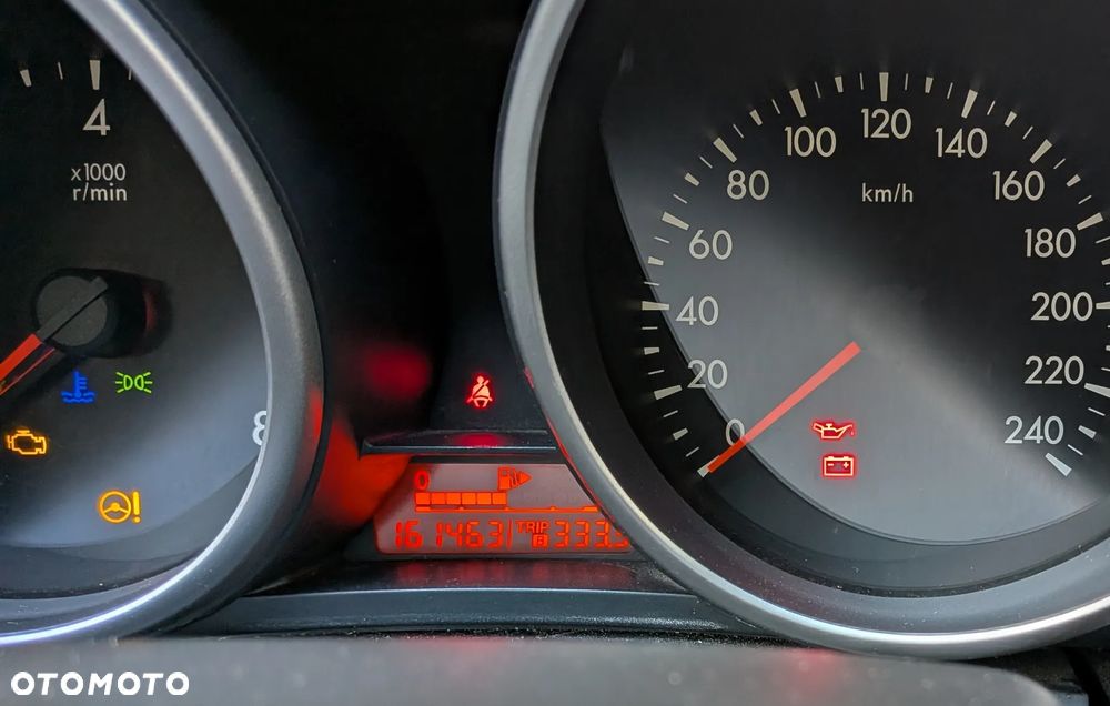 Mazda 3 1.6 Active + - 20