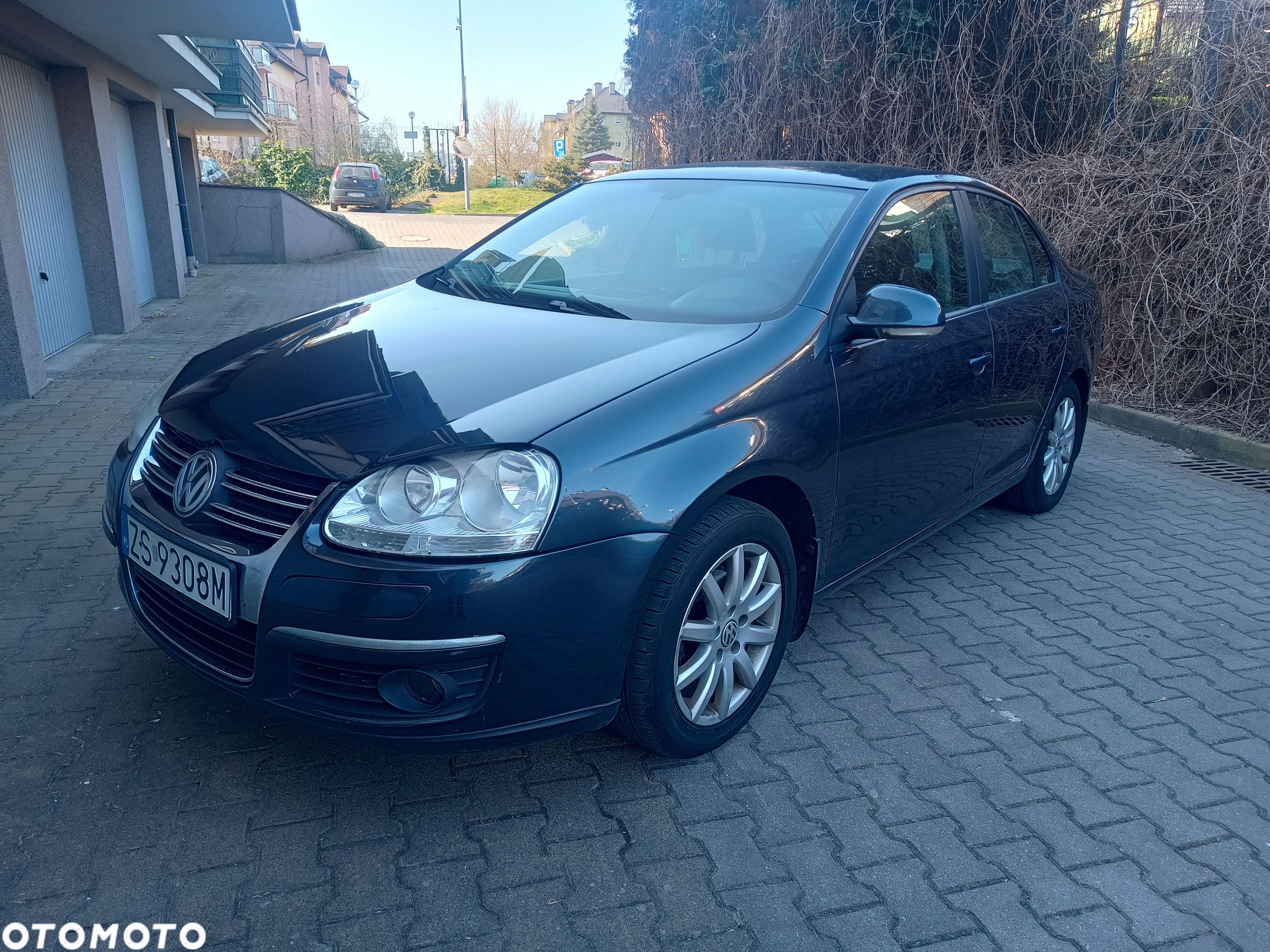 Volkswagen Jetta 1.6 Comfortline - 1