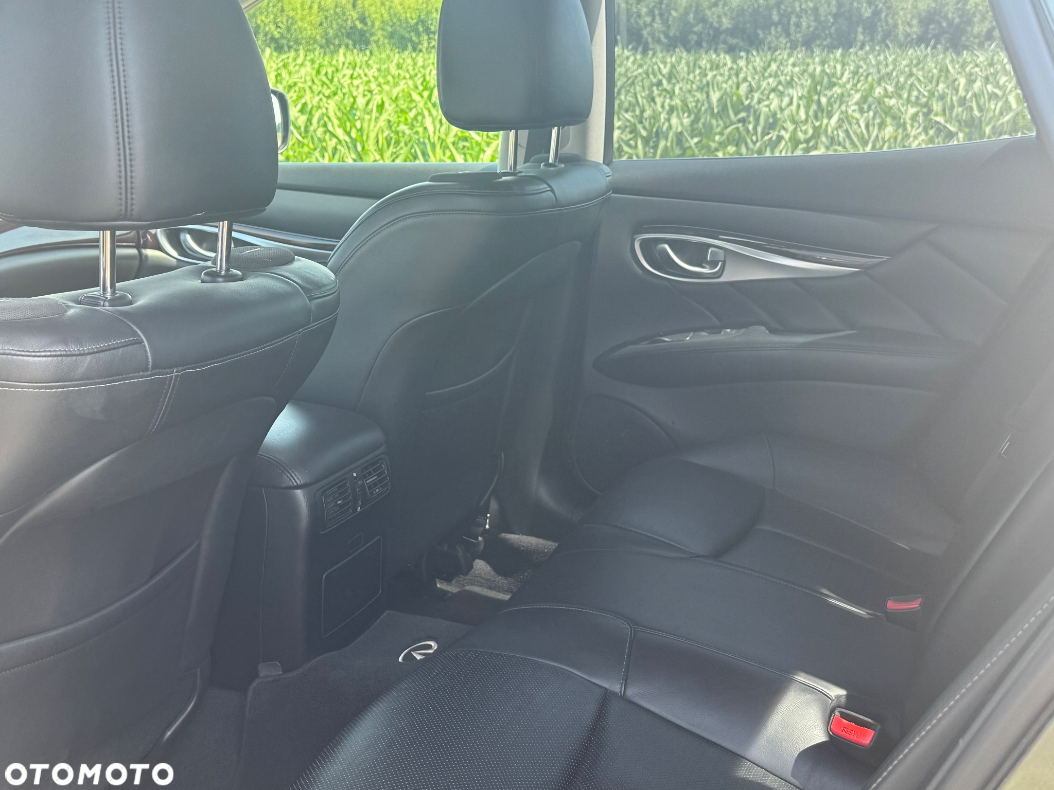 Infiniti M - 15