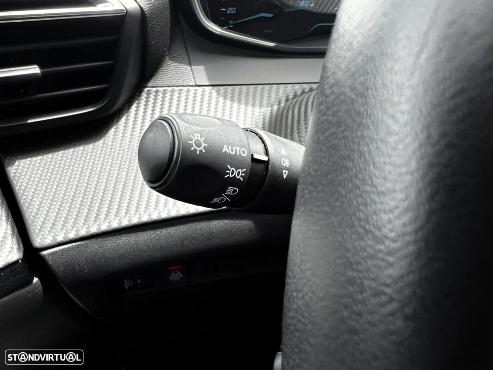 Peugeot e-2008 50 kWh Active Pack - 23