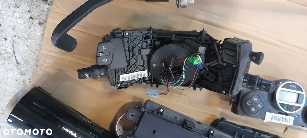 Licznik Renault Scenic PRZEŁĄCZNIK ŚWIATEŁ 61880004 - 1