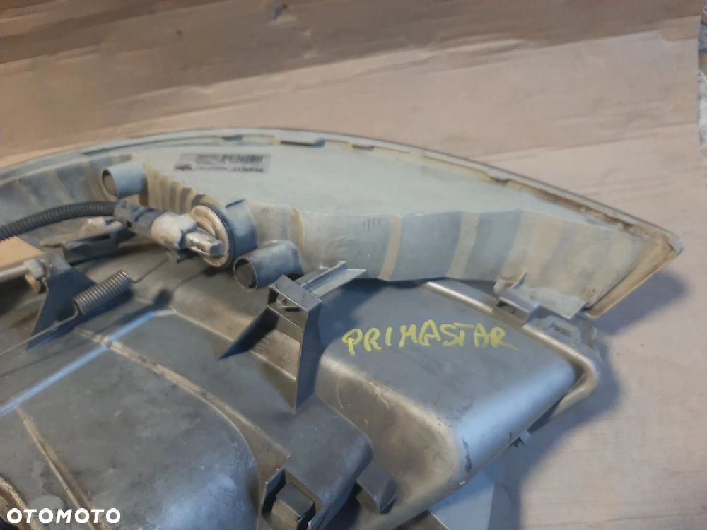 Lampa Nissan Primastar  prawy przód 07R - 4