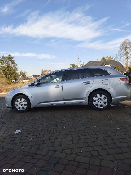 Toyota Avensis 2.0 D-4D Sol plus - 3