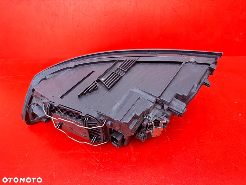 LAMPA PRAWA VOLVO S40 V50 LIFT ZWYKŁA H7 EU  31299584 - 2