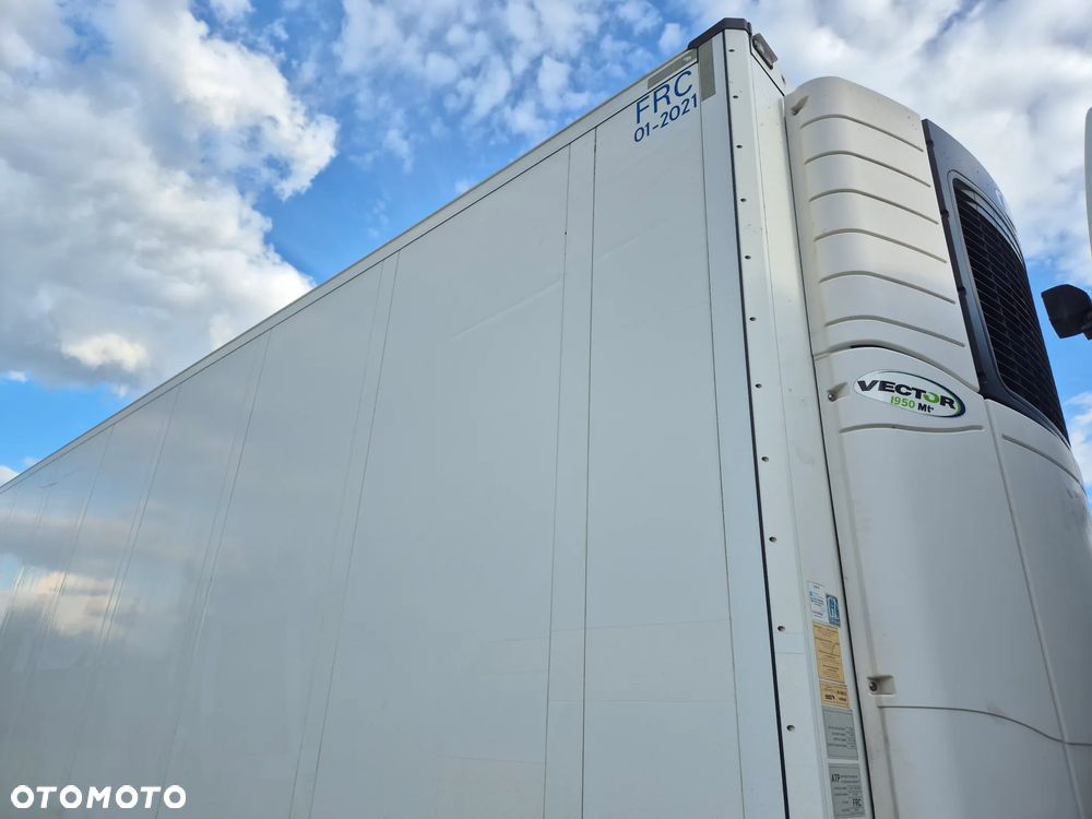 Schmitz Cargobull Vector 1950 MULTITEMPERATURA NOWE OPONY 100% / ŚCIANA GRODZIOWA / DOPPEL STOCK / BELKI / PODNOSZONA OŚ / z Niemiec / 2015 / CARRIER CHŁODNIA CHLODNIA LODÓWKA PODWÓJNY ZAŁADUNEK PIĘTROWA - 3