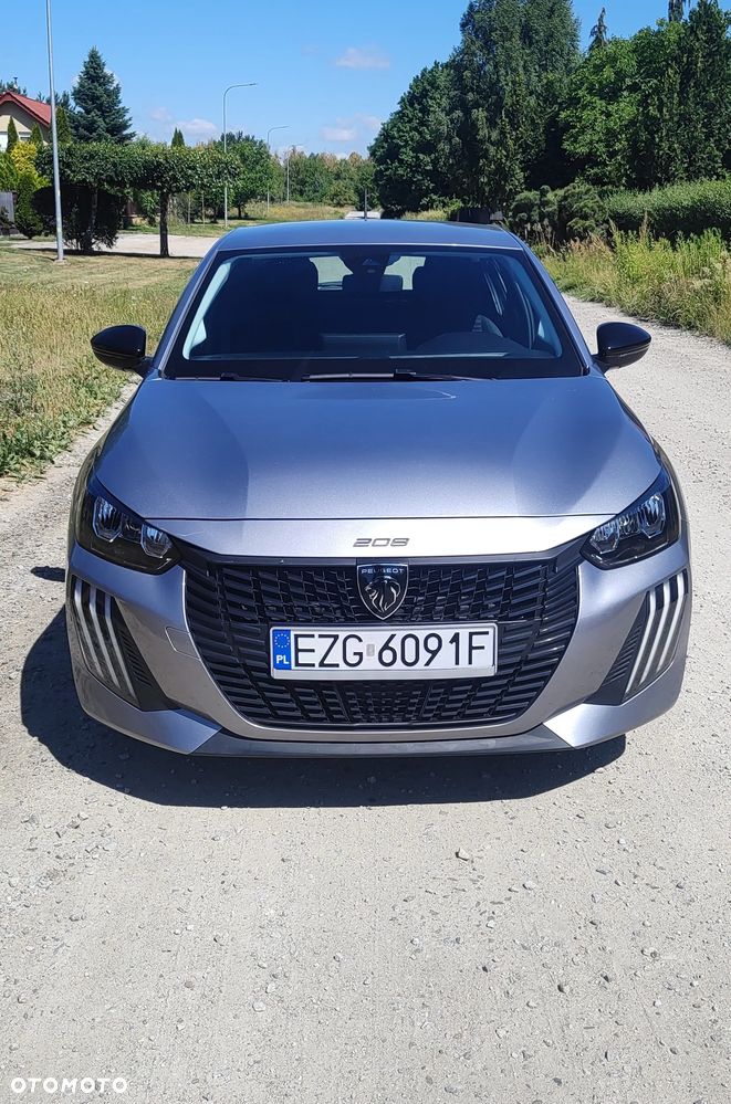 Peugeot 208 - 1