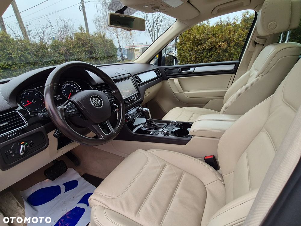 Volkswagen Touareg 3.0 V6 TDI BMT Business Line - 24