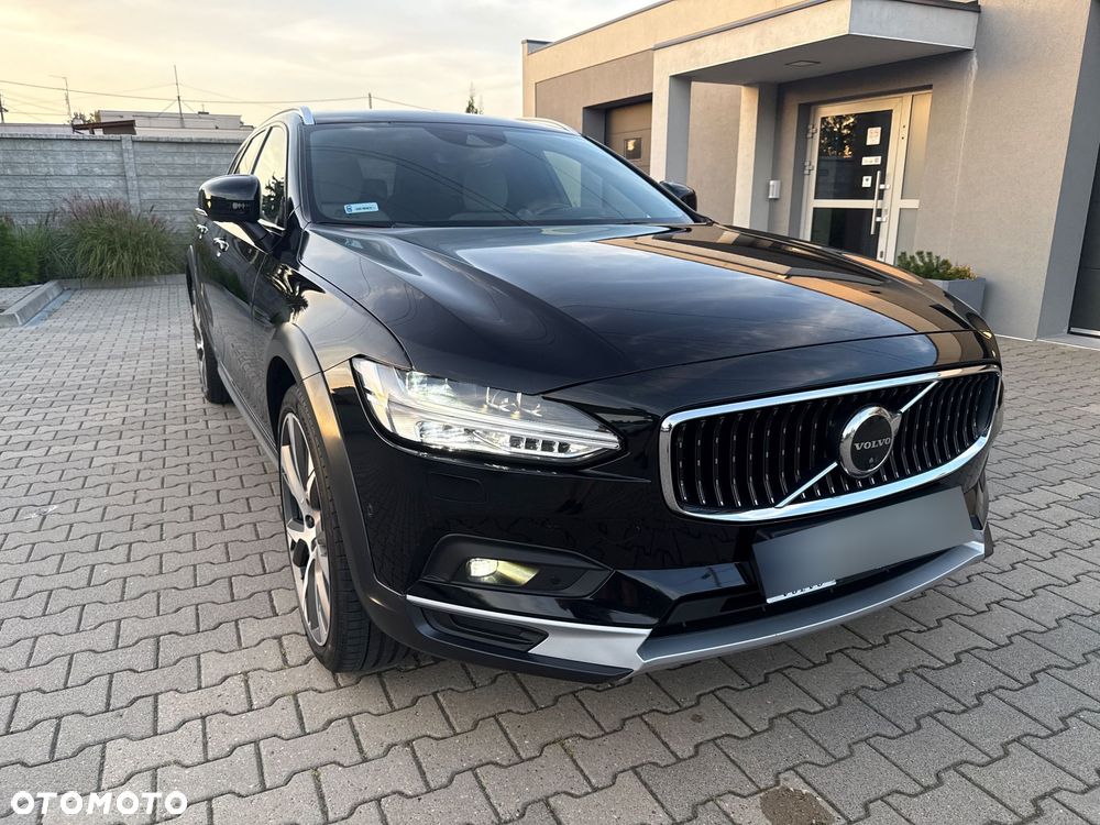 Volvo V90 Cross Country - 3