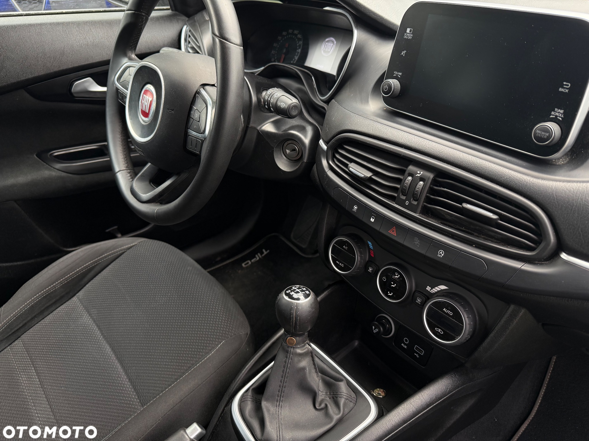 Fiat Tipo 1.6 MultiJet Lounge - 26