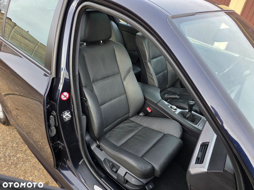 BMW Seria 5 525i - 11