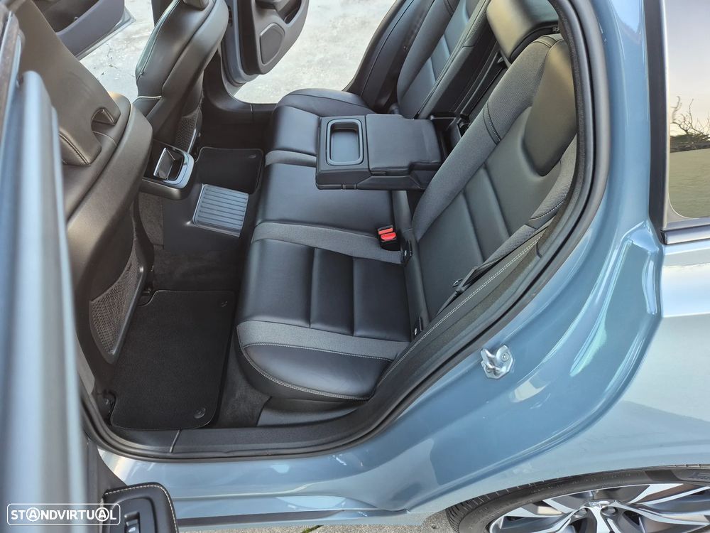 Volvo V60 2.0 T6 AWD TE R-Design - 41