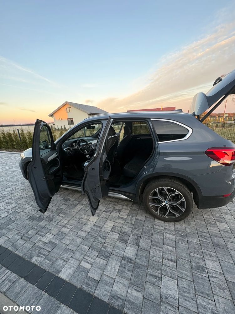 BMW X1 sDrive18i - 18