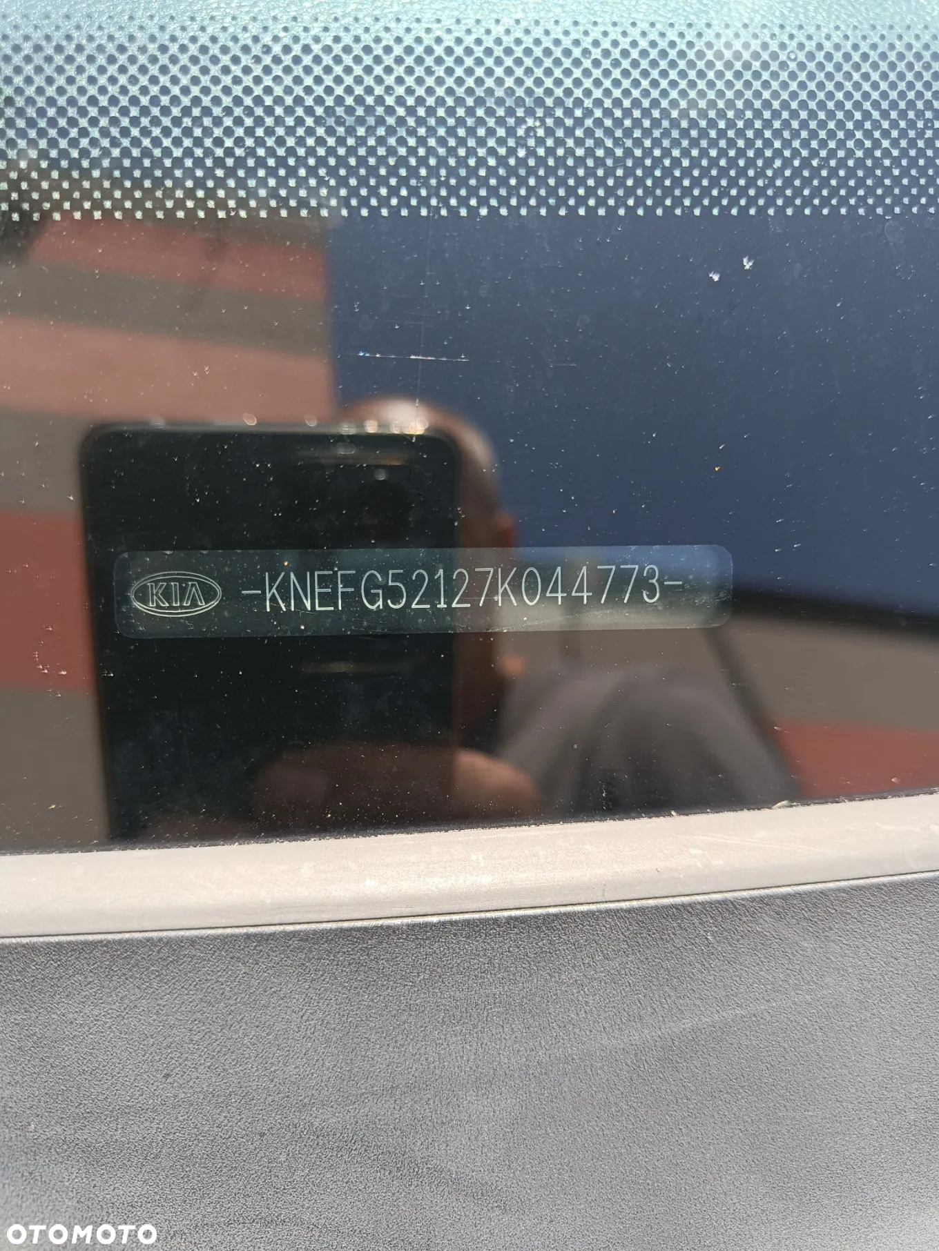 Kia Carens - 16