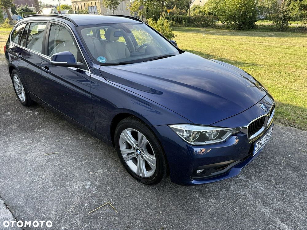 BMW Seria 3 320i Luxury Line - 25