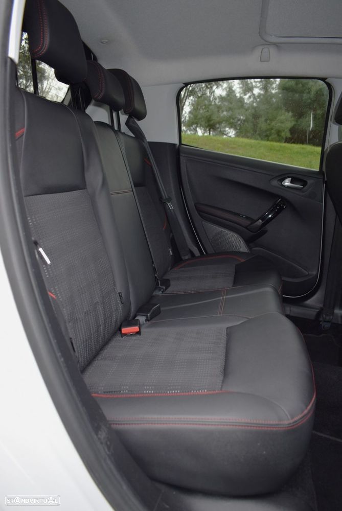 Peugeot 208 1.2 PureTech GT Line - 40