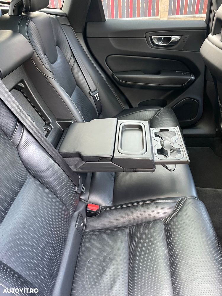 Volvo XC 60 D5 AWD Geartronic Inscription - 17