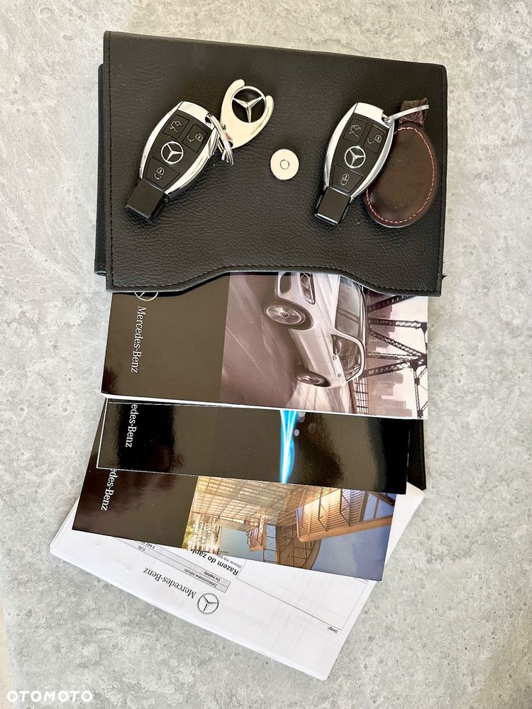 Mercedes-Benz GLC 250 4Matic 9G-TRONIC AMG Line - 21