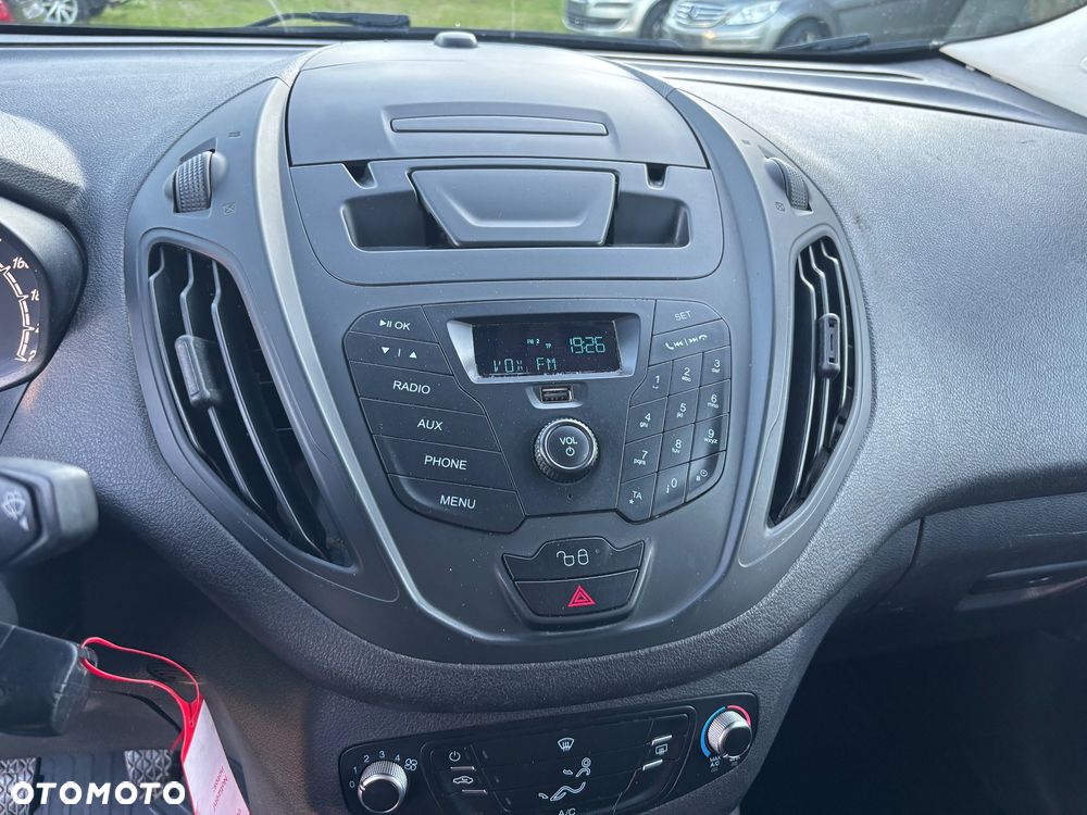 Ford Transit Courier - 12