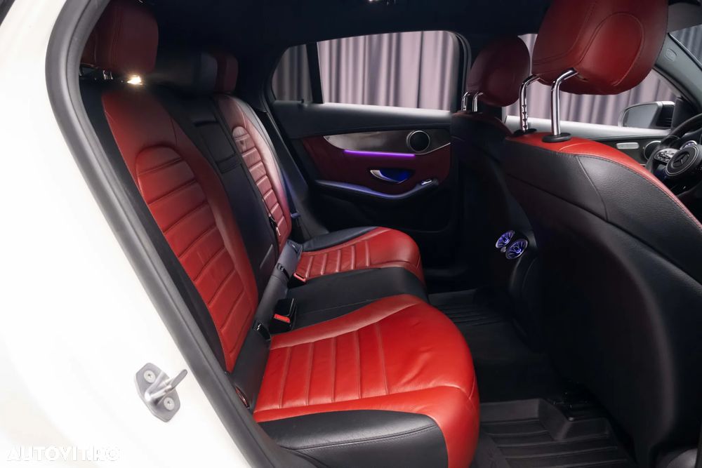 Mercedes-Benz GLC 250 4MATIC 9G-TRONIC AMG Line - 28