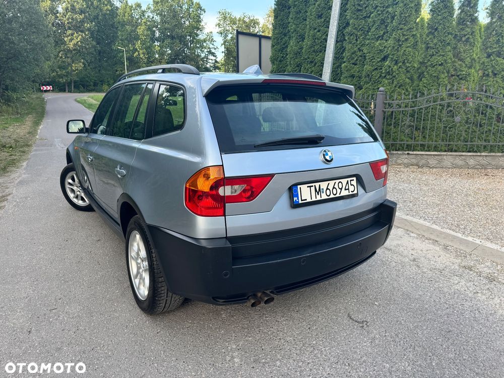 BMW X3 2.5i - 10