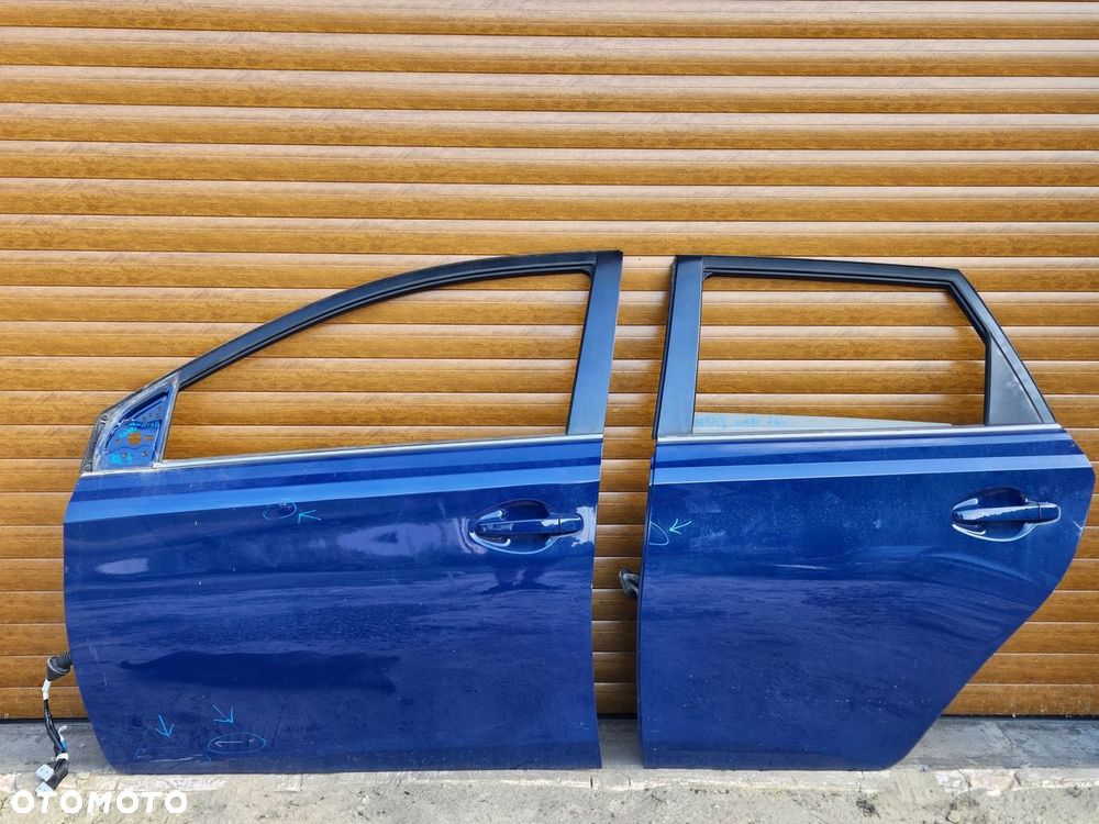 TOYOTA AURIS II 12-18 DRZWI LEWE TYLNE TYŁ 8Q4 KOMBI - 1