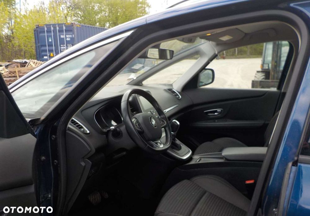 Renault Grand Scenic - 22