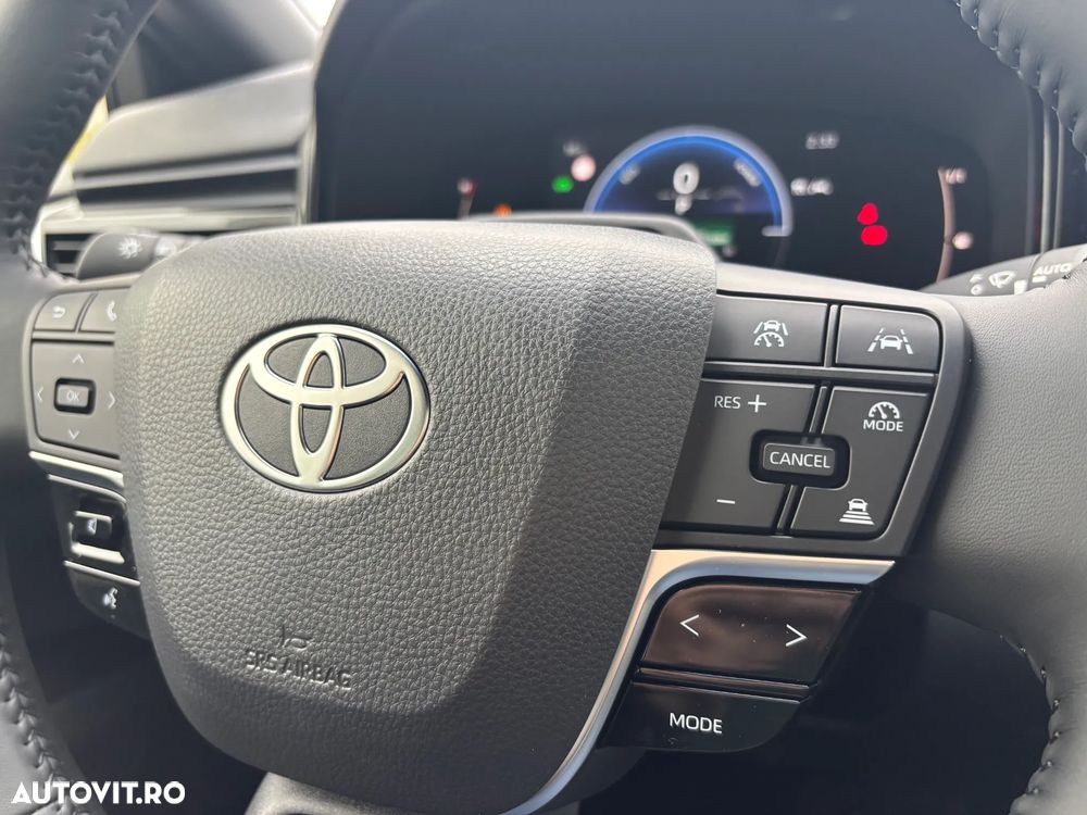 Toyota Camry 2.5 HEV Comfort - 26
